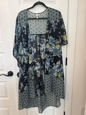 Xhilaration Printed Open-Front Kimono in Sage Green and Black Floral